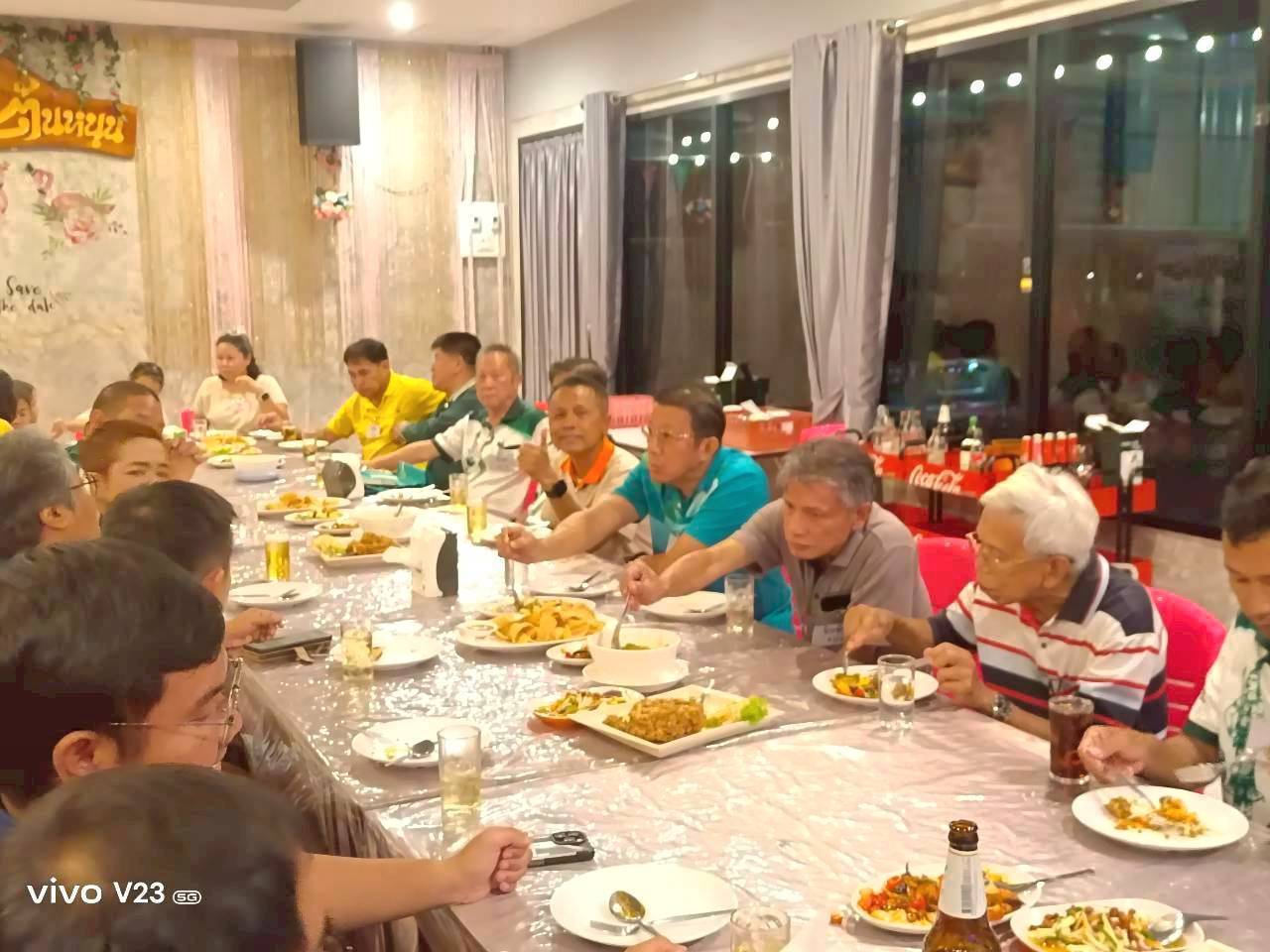 งานเลี้ยงสังสรรค์ ฝนแปดแดดสี่ เขียวขจีที่ระนอง