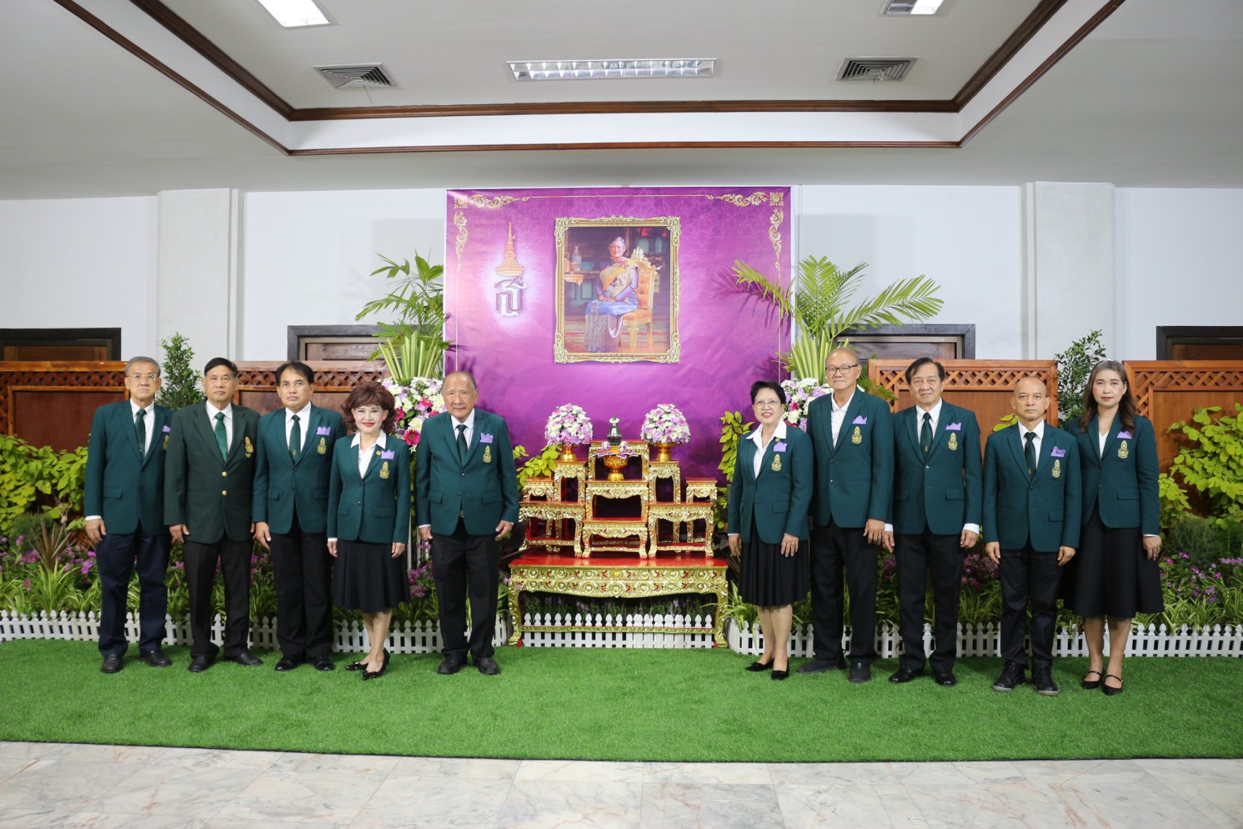 ร่วมพิธีถวายพระพรชัยมงคล