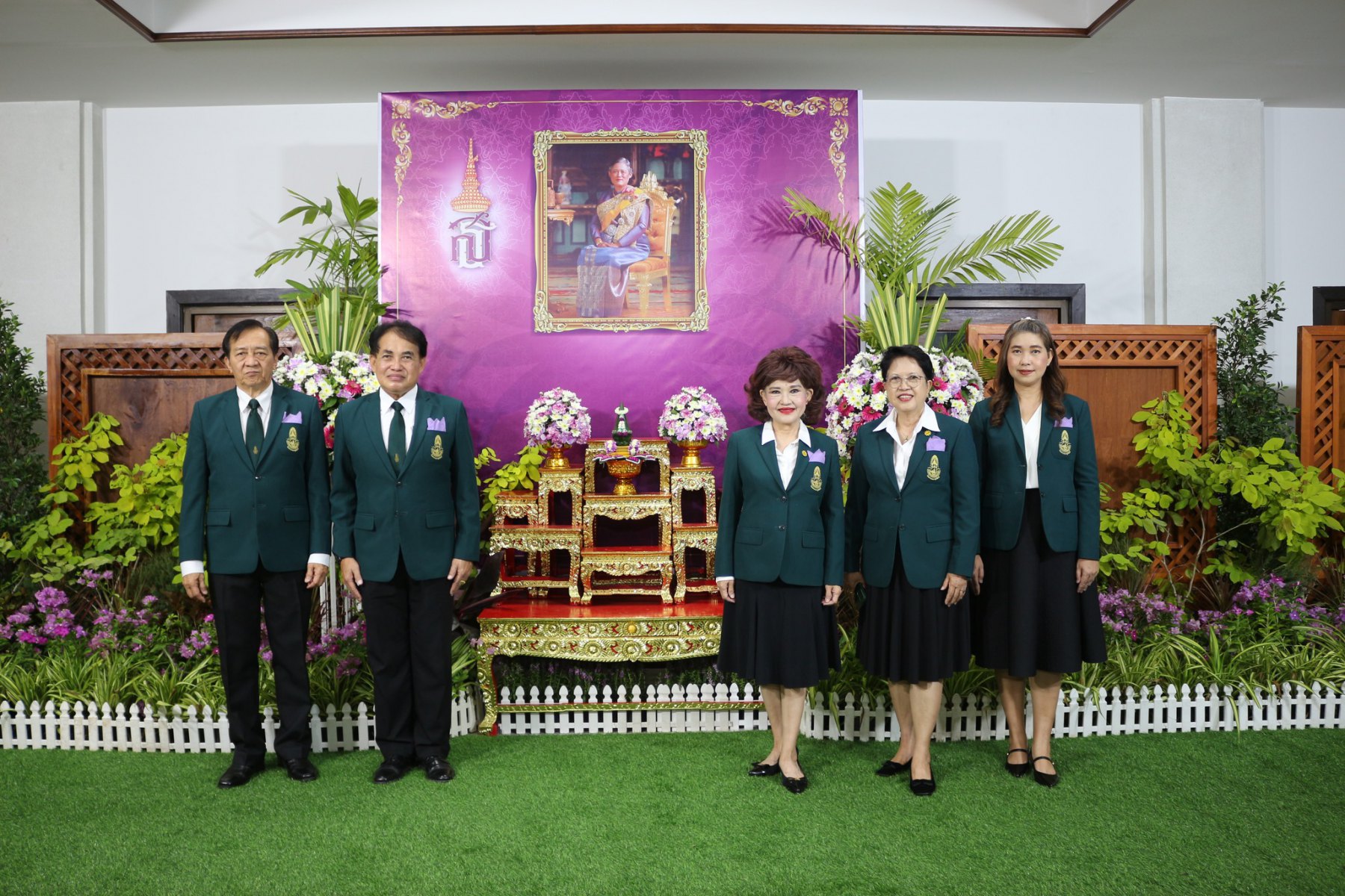 ร่วมพิธีถวายพระพรชัยมงคล