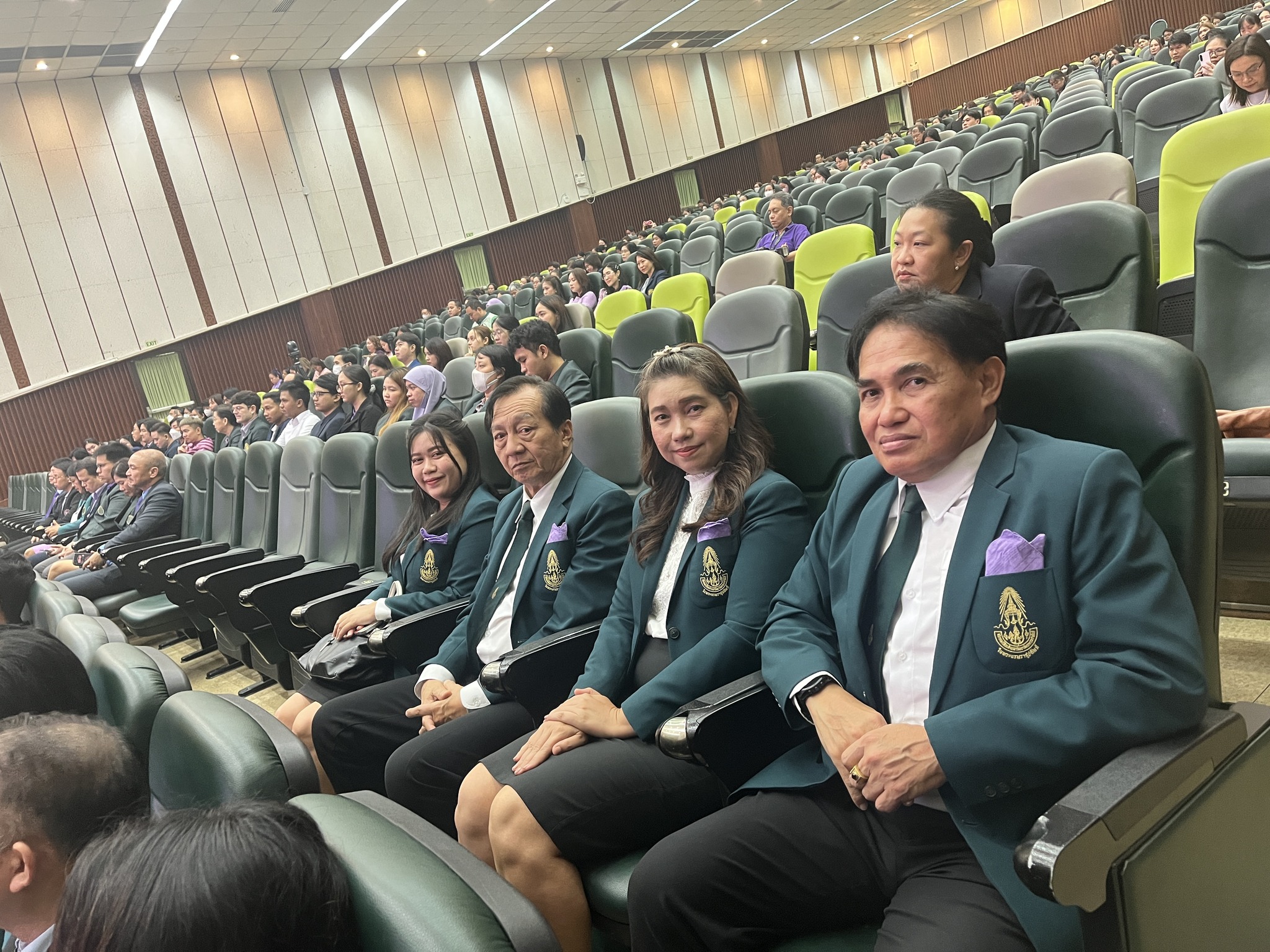 3ร่วมพิธีถวายพระพรชัยมงคล