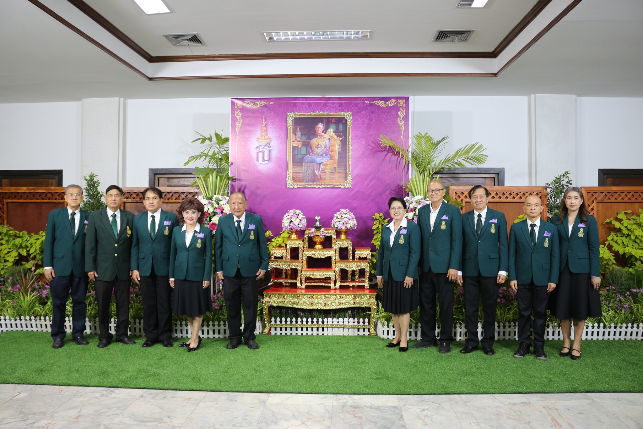 ร่วมพิธีถวายพระพรชัยมงคล