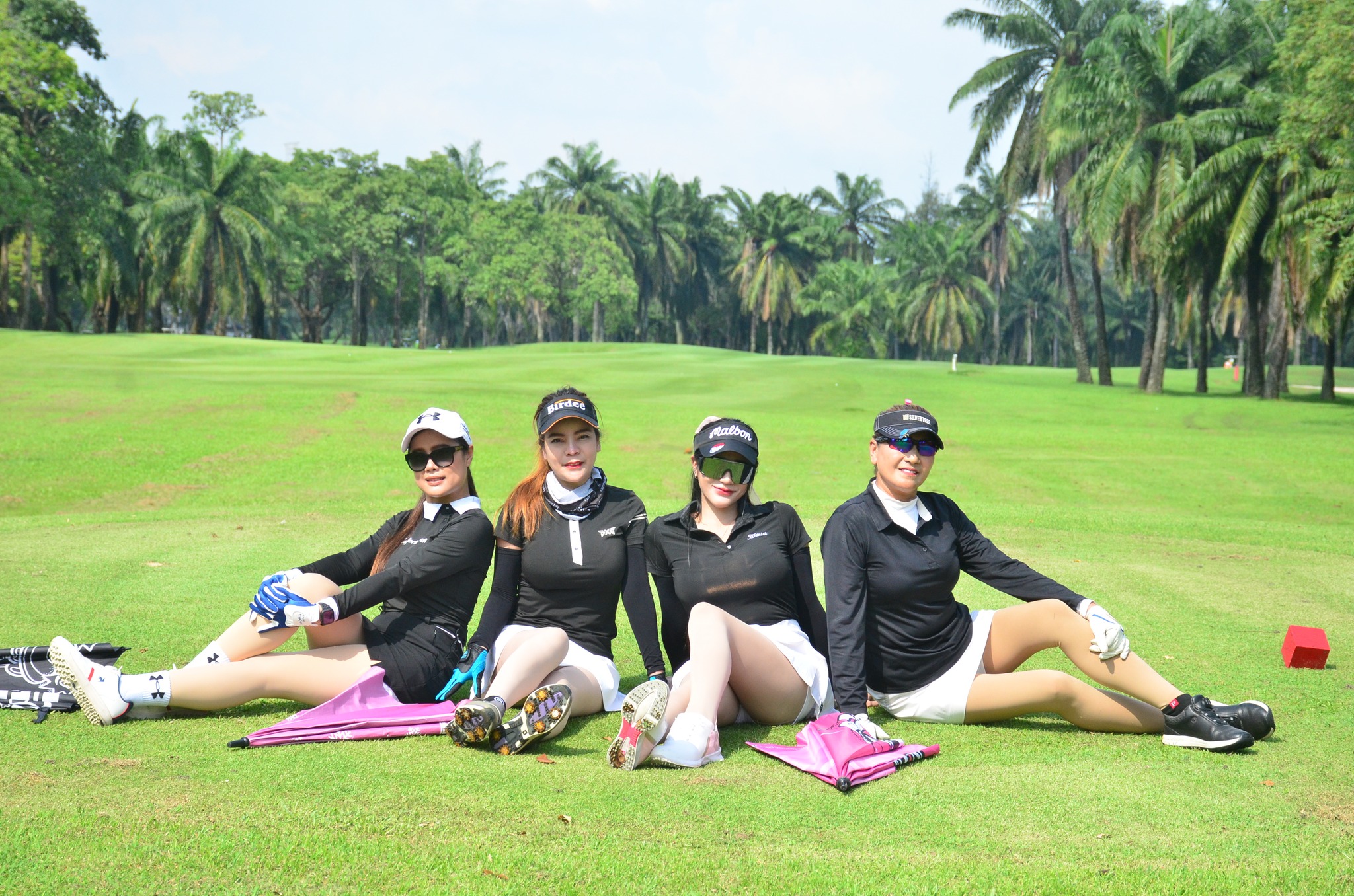 จัดการแข่งขันกอล์ฟการกุศล