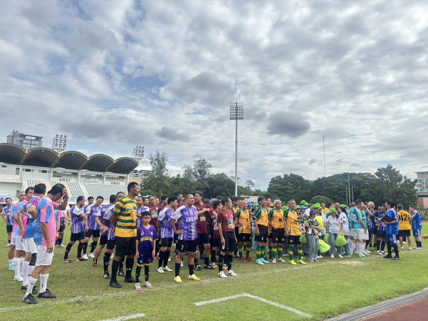 ฟุตบอลอาวุโส เกษตรสัมพันธ์คัพ ครั้งที่1