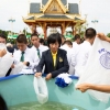 ส.มก.รวมใจปล่อยกุ้ง ปู ปลา 62 ล้านตัวทั่วประเทศ  ถวายฯ 